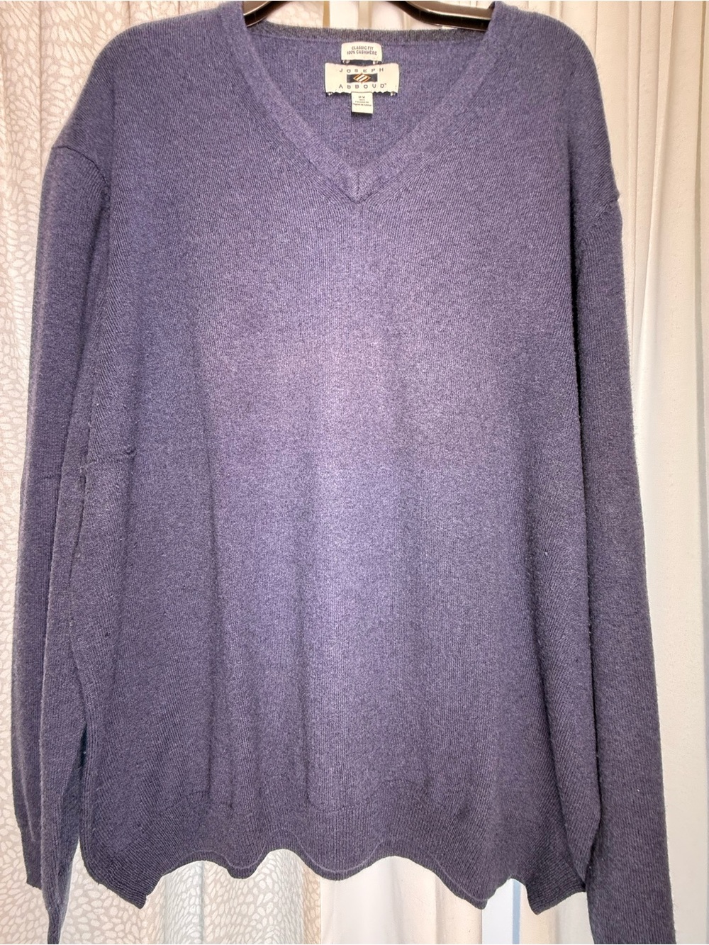 Joseph Abboud Men’s V-Neck Sweater in Heather blue